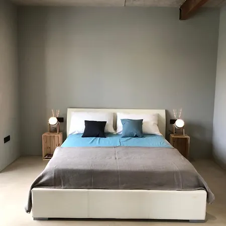 Tomas Apartmán